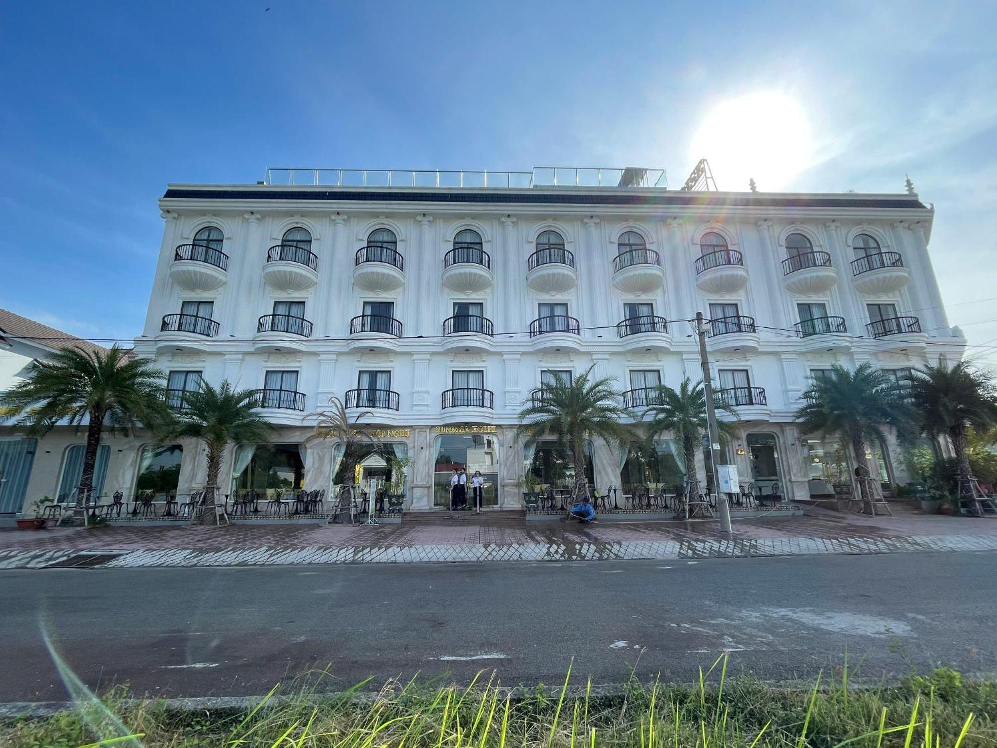Sunrise Hotel ハティエン エクステリア 写真